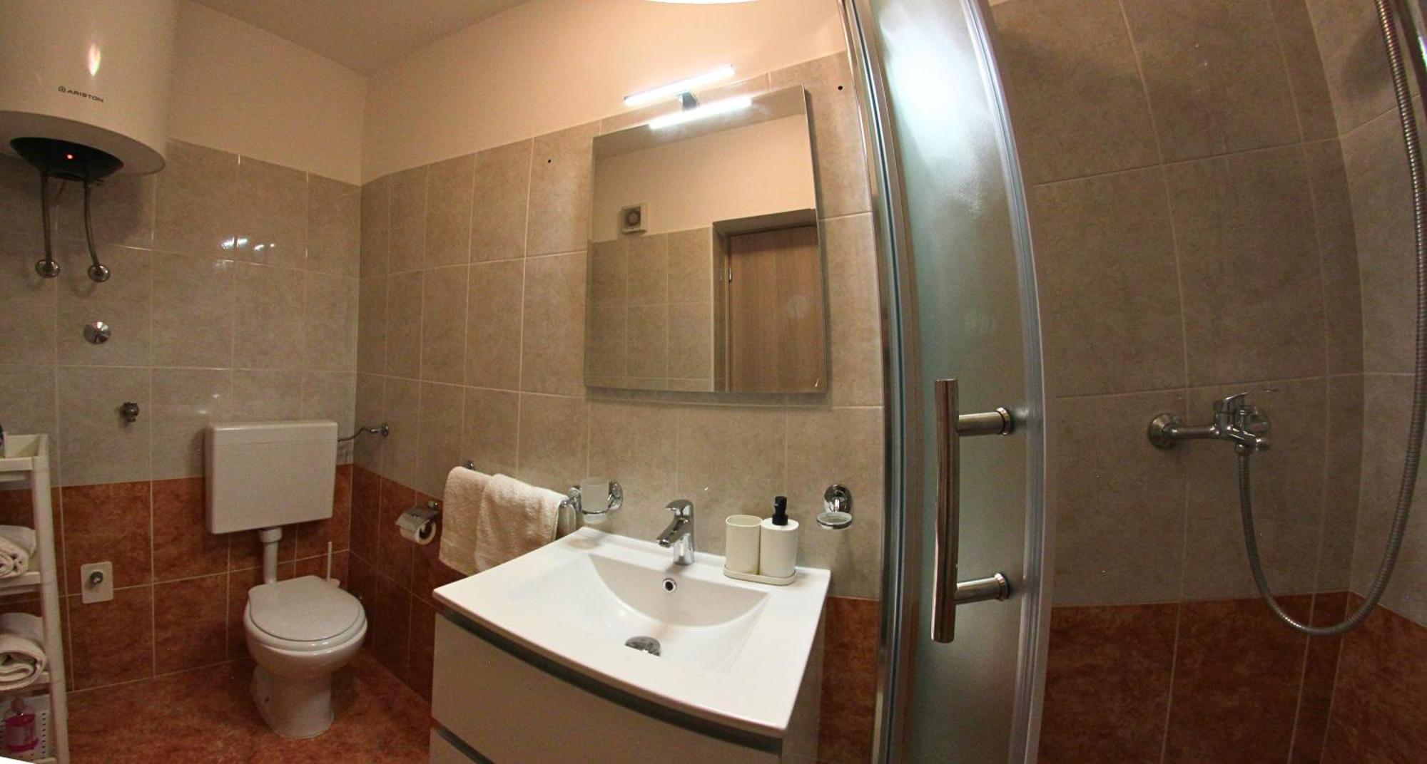 Apartments Goltes Lovrečica エクステリア 写真