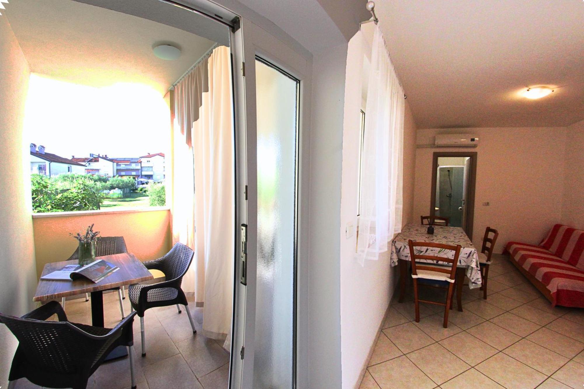 Apartments Goltes Lovrečica エクステリア 写真